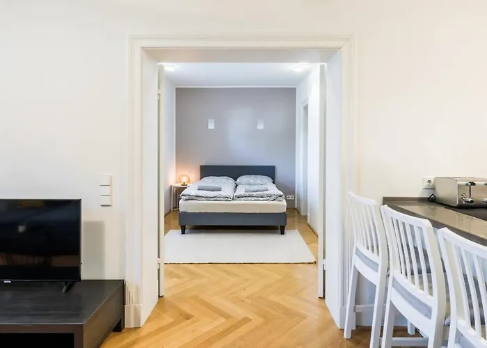 Modern Near Aussenalster Hambourg