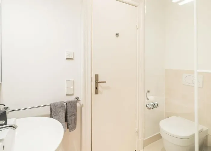 Modern Near Aussenalster Appartement *
