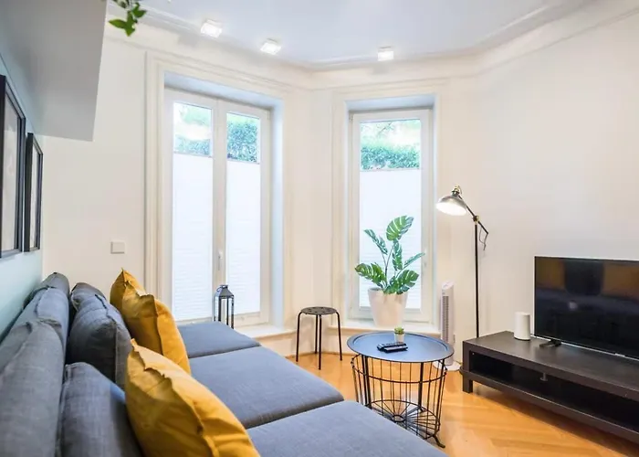 Modern Near Aussenalster *