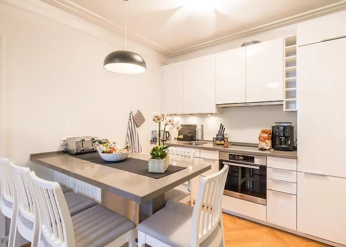 Modern Near Aussenalster Appartement *