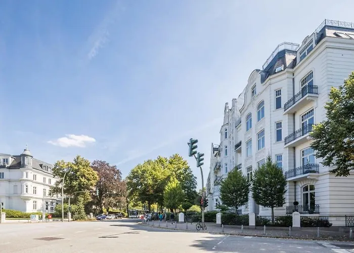 Modern Near Aussenalster Hambourg