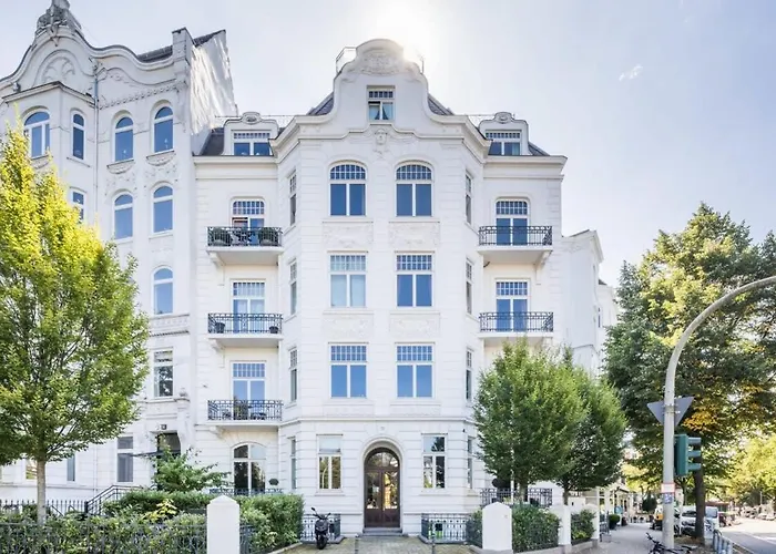 Modern Near Aussenalster Hambourg
